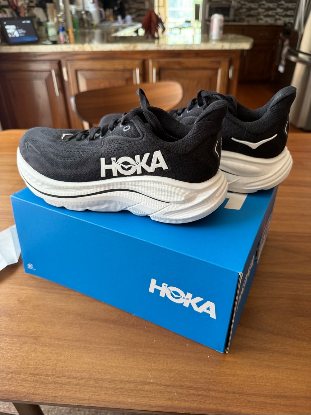 NEW in the Box - Hoka Clifton 10 Running Shoes - size 6 wide